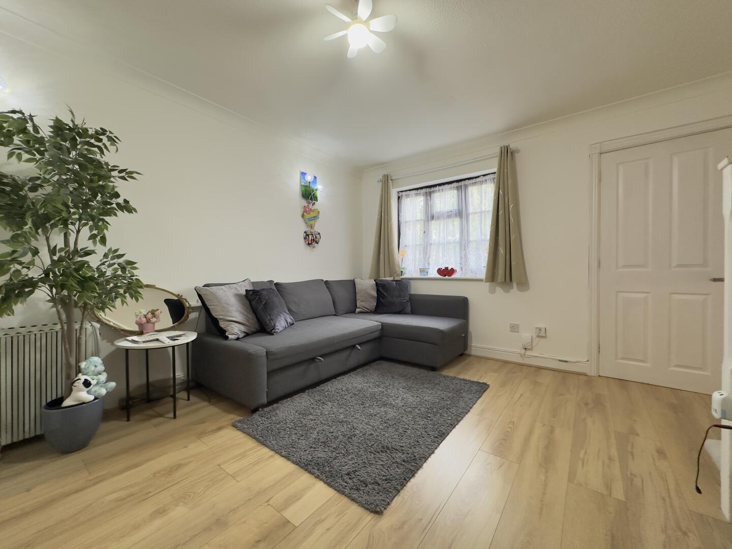 2 bed property in Mundells, Cheshunt